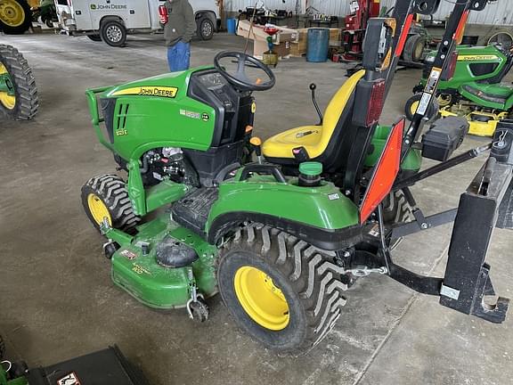 Image of John Deere 1023E equipment image 4