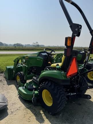 Image of John Deere 1023E equipment image 3