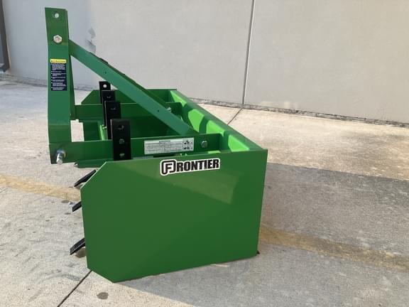 Image of John Deere 1023E equipment image 2