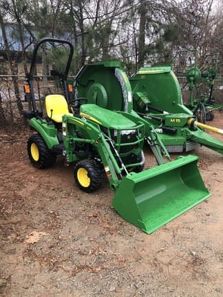 Image of John Deere 1023E equipment image 1