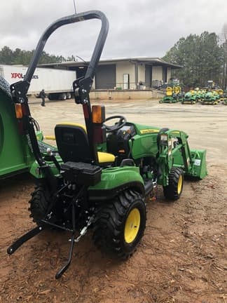 Image of John Deere 1023E equipment image 3