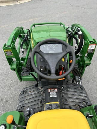 Image of John Deere 1023E equipment image 4