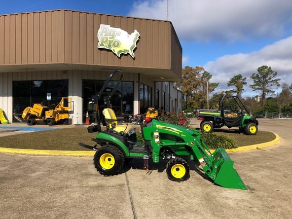 2025 John Deere 1023E Equipment Image0
