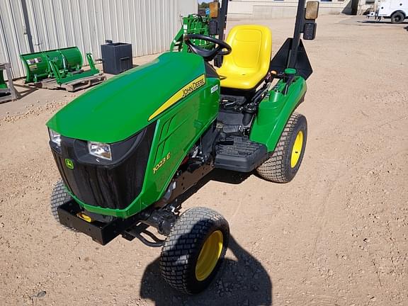 Image of John Deere 1023E equipment image 4