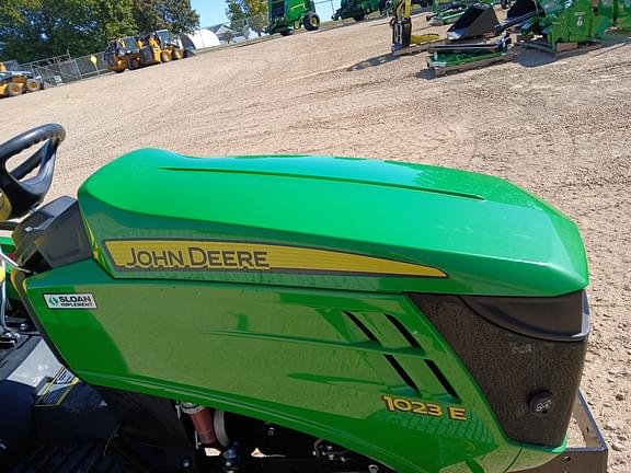 Image of John Deere 1023E equipment image 2