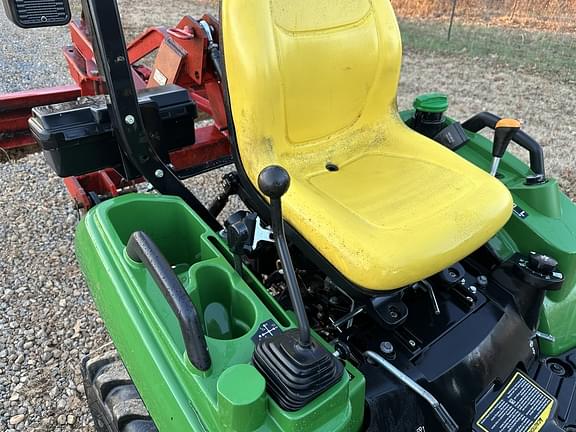 Image of John Deere 1023E equipment image 3