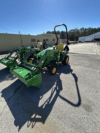 Image of John Deere 1023E equipment image 2