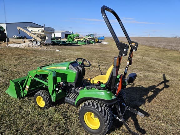 Image of John Deere 1023E equipment image 2