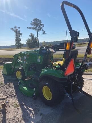 Image of John Deere 1023E equipment image 3