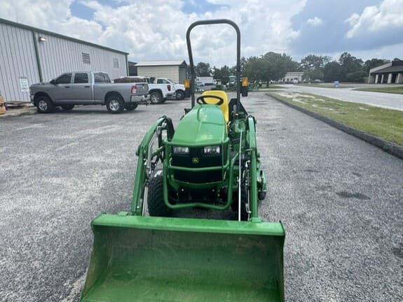 Image of John Deere 1023E equipment image 3