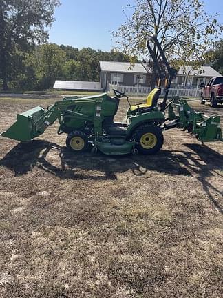 Image of John Deere 1023E equipment image 4