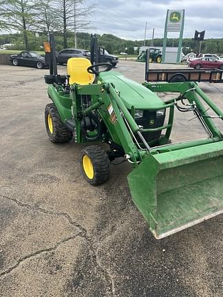 Image of John Deere 1023E equipment image 2
