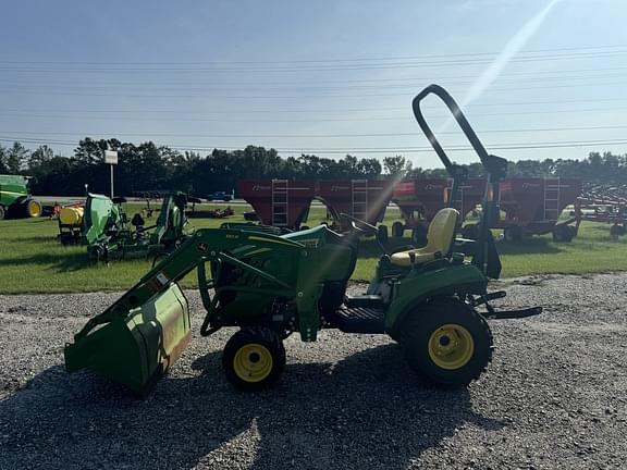 Image of John Deere 1023E equipment image 2