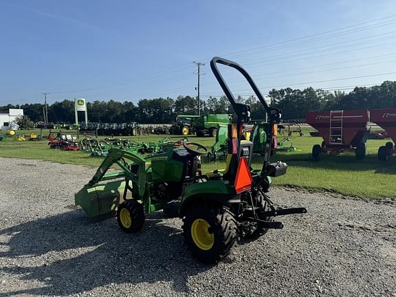 Image of John Deere 1023E equipment image 3