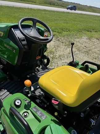 Image of John Deere 1023E equipment image 4
