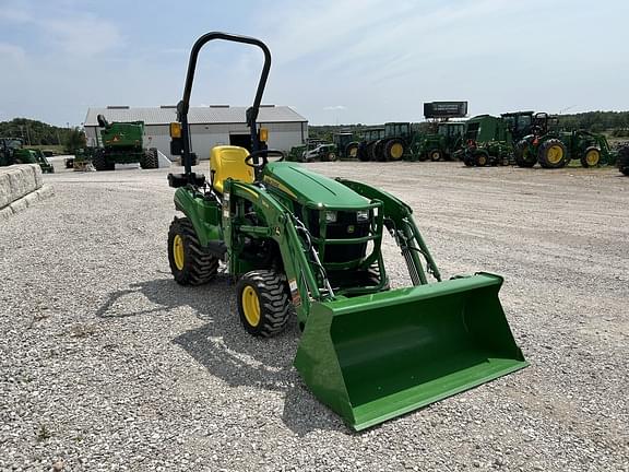 Image of John Deere 1023E equipment image 3