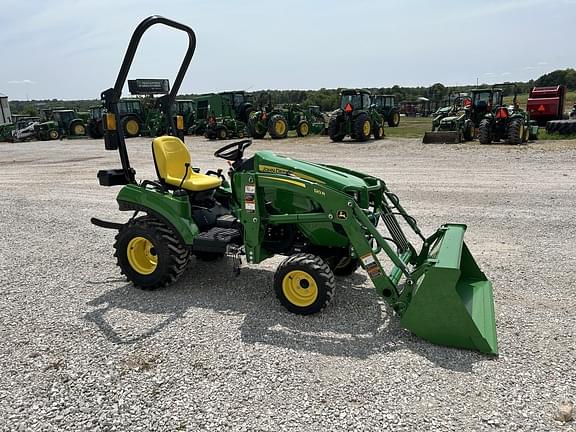 Image of John Deere 1023E equipment image 4