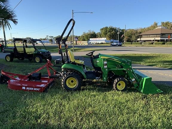 Image of John Deere 1023E equipment image 2