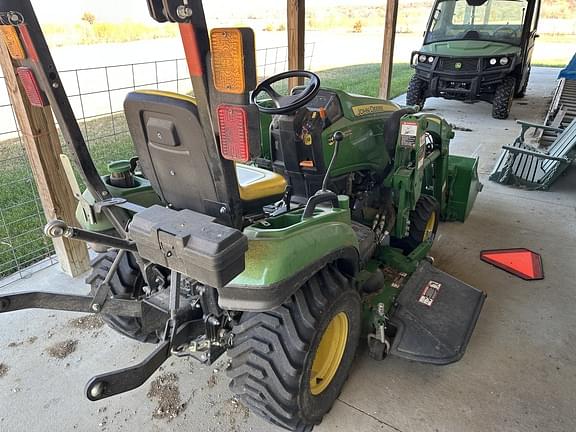 Image of John Deere 1023E equipment image 3