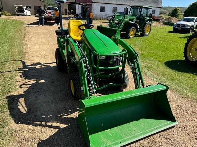 Image of John Deere 1023E equipment image 3