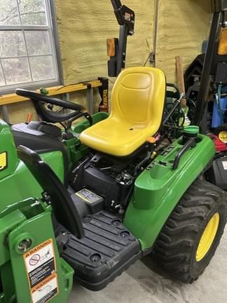 Image of John Deere 1023E equipment image 3