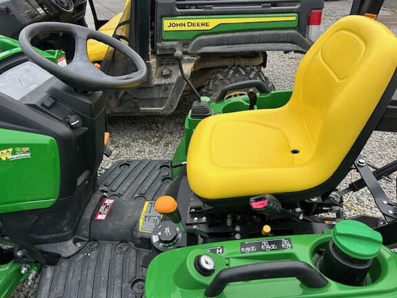 Image of John Deere 1023E equipment image 3
