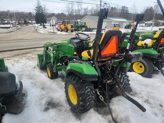 Image of John Deere 1023E equipment image 3