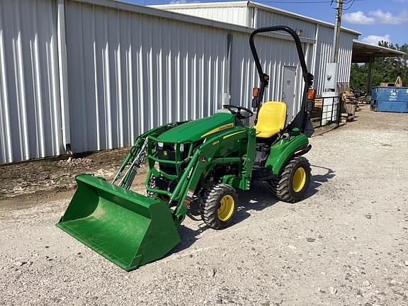 Image of John Deere 1023E equipment image 2