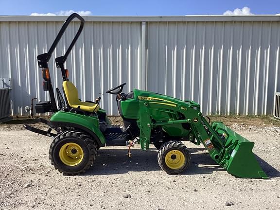 Image of John Deere 1023E equipment image 3