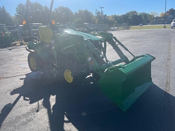 Image of John Deere 1023E equipment image 3