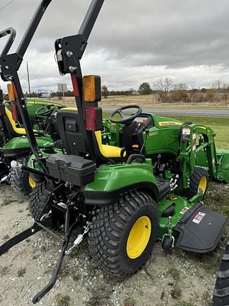 Image of John Deere 1023E equipment image 2