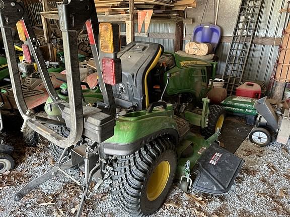 Image of John Deere 1023E equipment image 2