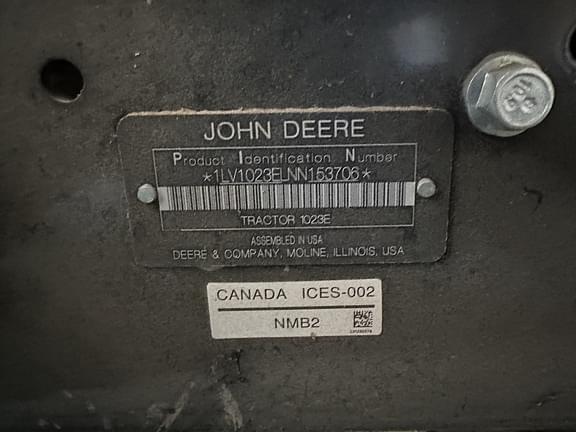 Image of John Deere 1023E equipment image 3