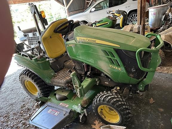 Image of John Deere 1023E equipment image 4