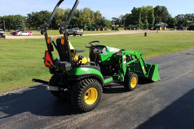 Image of John Deere 1025R equipment image 3
