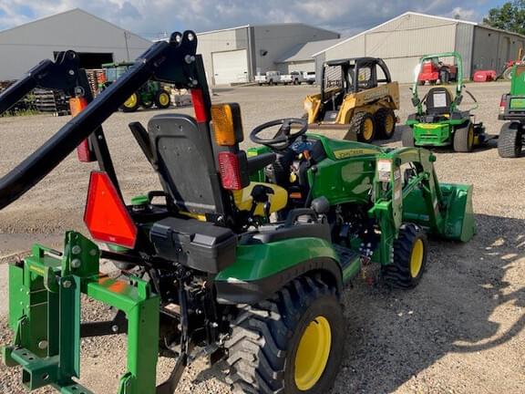 Image of John Deere 1025R equipment image 2