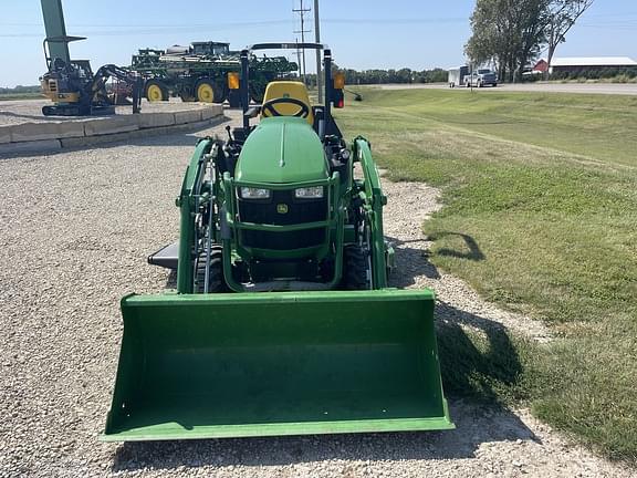 Image of John Deere 1025R equipment image 4