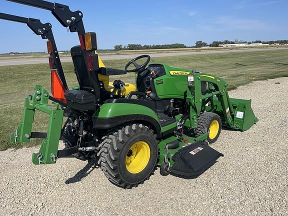 Image of John Deere 1025R equipment image 3