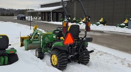 Image of John Deere 1025R equipment image 2