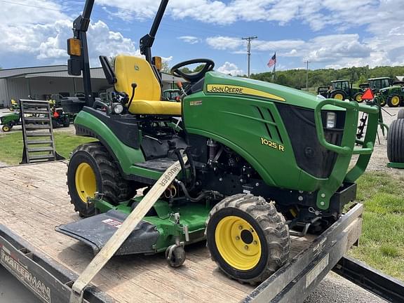 Image of John Deere 1025R equipment image 3