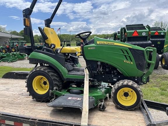 Image of John Deere 1025R equipment image 2