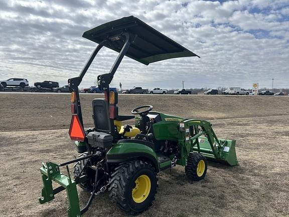 Image of John Deere 1025R equipment image 4