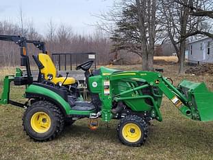 2022 John Deere 1025R Equipment Image0