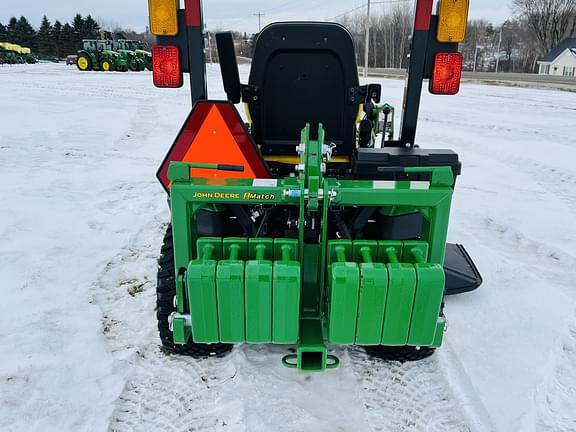 Image of John Deere 1025R equipment image 3