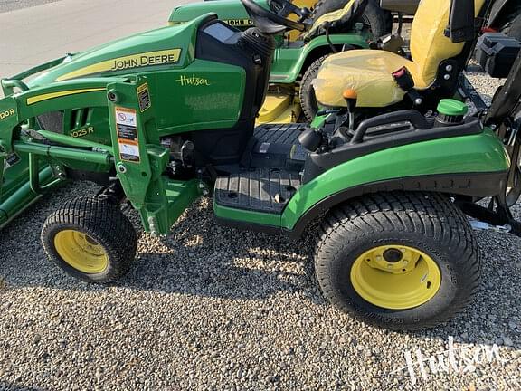 Image of John Deere 1025R equipment image 4