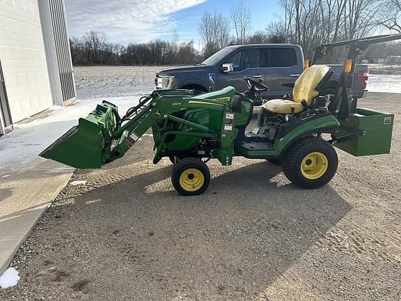 Image of John Deere 1025R equipment image 2