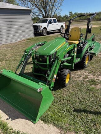 Image of John Deere 1025R equipment image 3