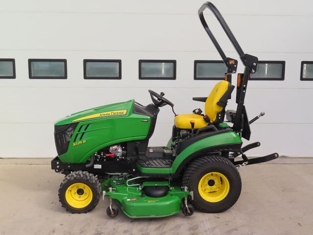Image of John Deere 1025R equipment image 3