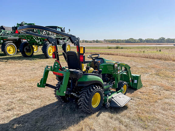 Image of John Deere 1025R equipment image 4