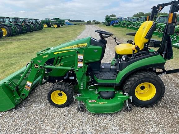 Image of John Deere 1025R equipment image 3